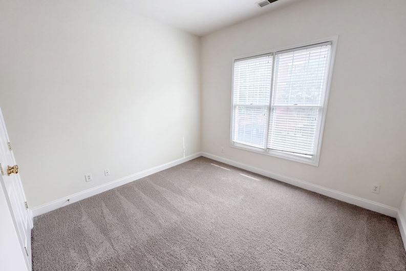 Photo 14 of 19 of 774 N Davidson St, Charlotte, NC