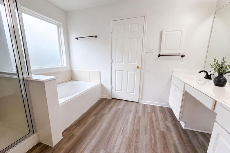 Photo 10 of 26 of 19043 Taverns Crossing Ln, Houston, TX