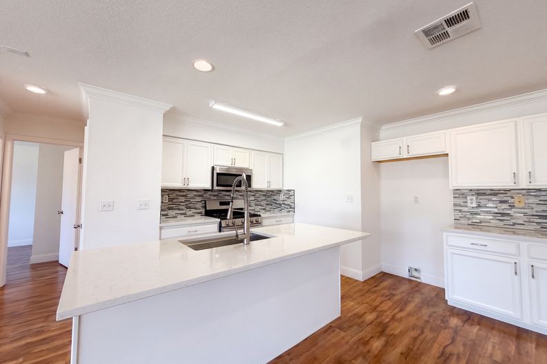Photo 13 of 39 of 8460 Orchard Creek Way, Elk Grove, CA