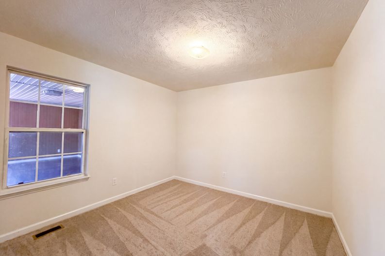 Photo 17 of 28 of 125 Ivanhoe Ct, Murfreesboro, TN