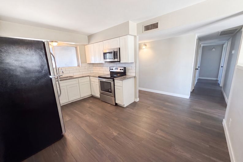 Photo 9 of 22 of 1430 E Flossmoor Ave, Mesa, AZ