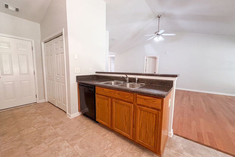 Photo 7 of 18 of 211 Logan Creek Ln, Dallas, GA
