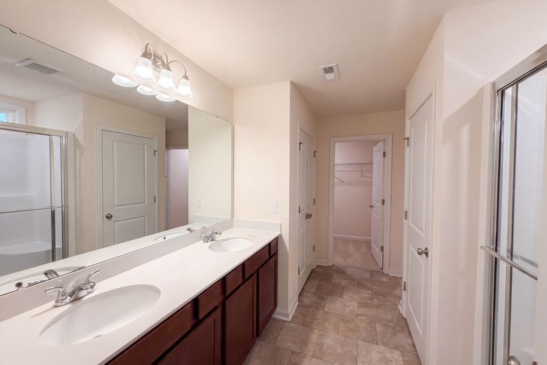 Photo 12 of 17 of 913 Peninsula Pl, Knightdale, NC