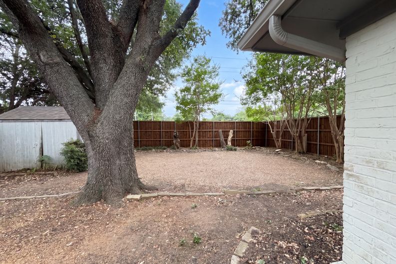 Photo 16 of 17 of 3717 Knob Hill Dr, Plano, TX