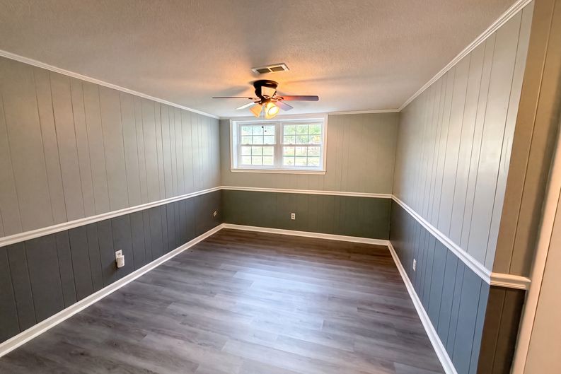 Photo 7 of 19 of 1716 Timberlane St, Gastonia, NC
