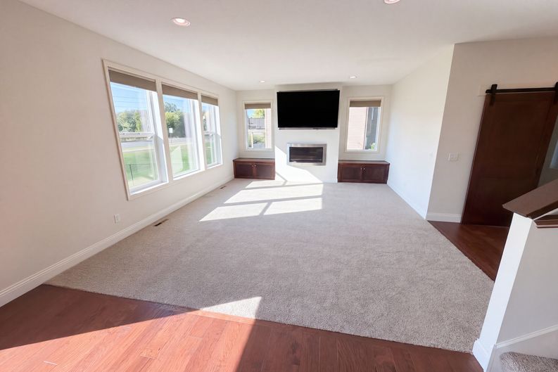 Photo 3 of 42 of 4595 196th St W, Farmington, MN