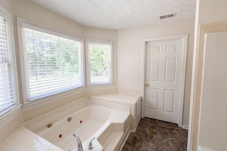 Photo 14 of 22 of 213 Carl Parker Rd, Hampton, GA