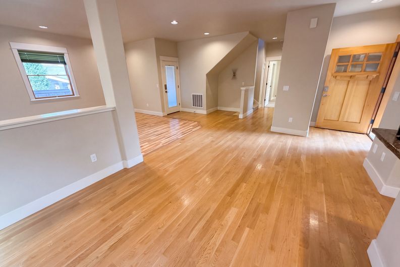 Photo 10 of 26 of 1125 W 28th Ave, Eugene, OR