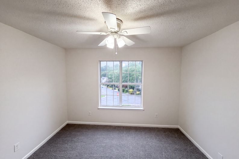 Photo 11 of 35 of 3737 Winterberry Ct NW, Concord, NC