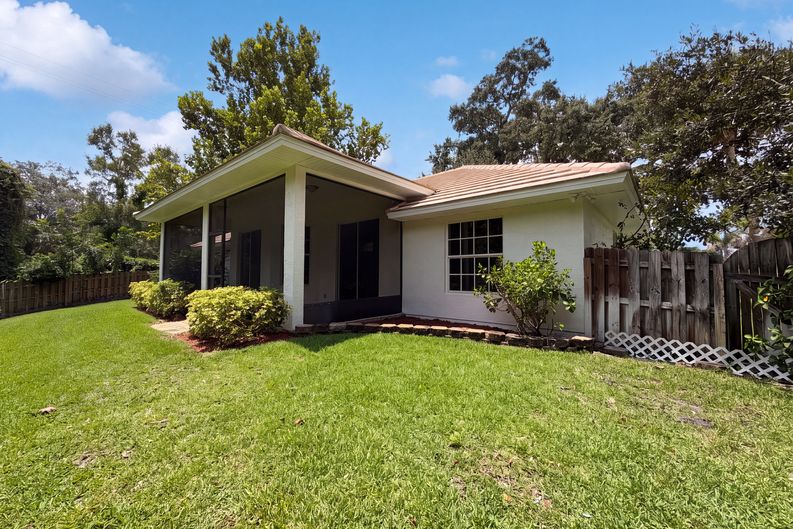 Photo 5 of 29 of 400 46th Ct, Vero Beach, FL