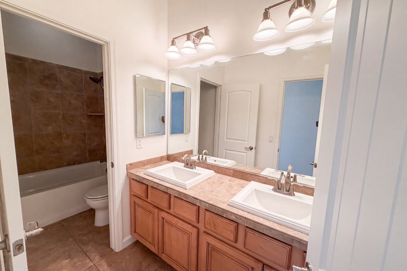 Photo 10 of 40 of 701 E Charlevoix Ave, Gilbert, AZ