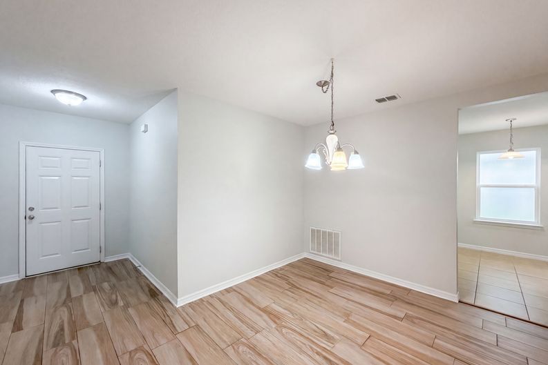 Photo 10 of 24 of 1048 Bethpage Rd, Auburndale, FL
