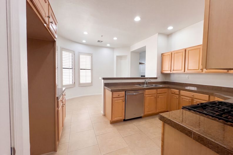 Photo 6 of 27 of 19550 N Grayhawk Dr, Scottsdale, AZ