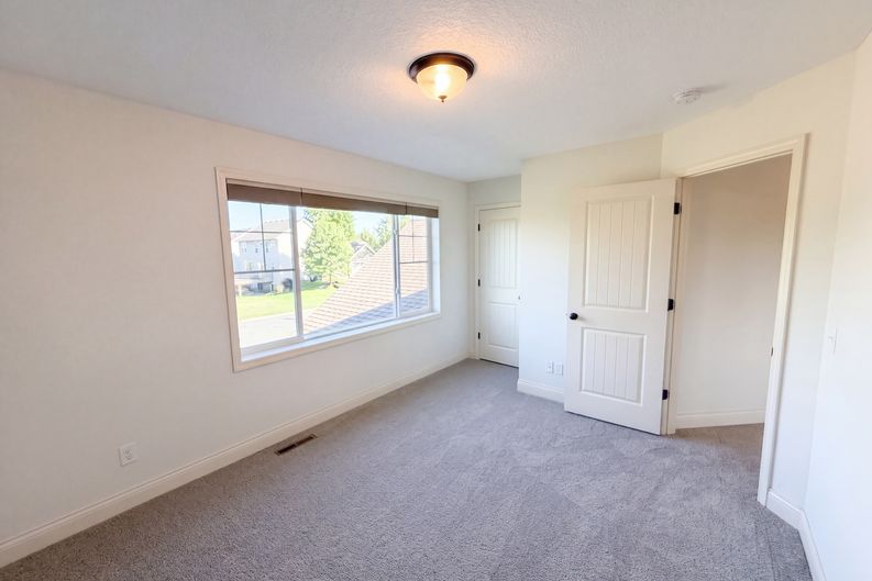 Photo 17 of 42 of 4595 196th St W, Farmington, MN