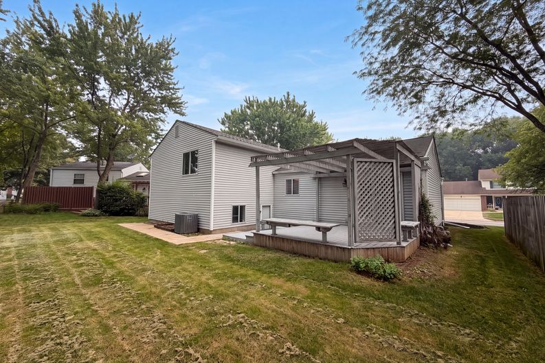 Photo 5 of 31 of 3920 Cedric Ln, Dublin, OH