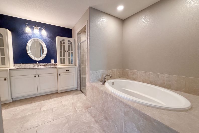 Photo 17 of 27 of 26441 White Eagle Dr, San Antonio, TX