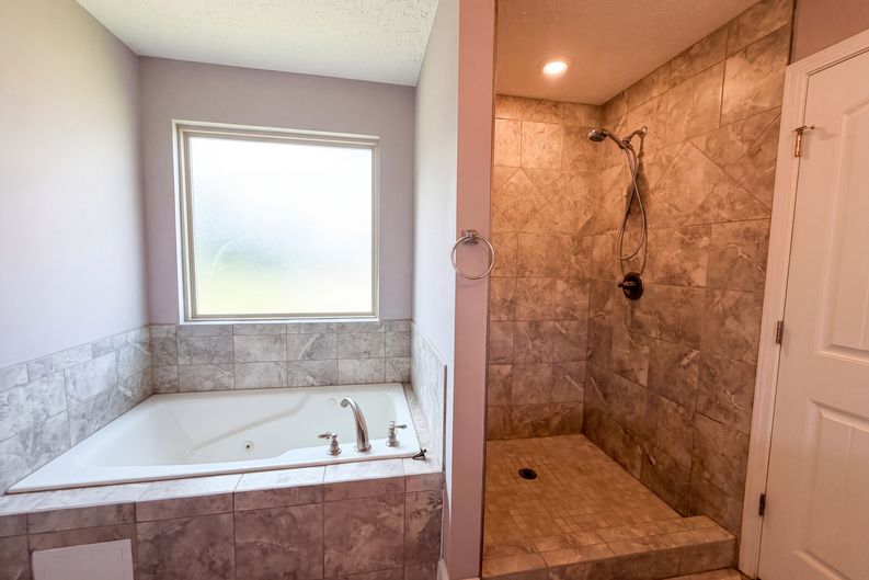 Photo 6 of 22 of 447 Golf Club Ln, Springfield, TN