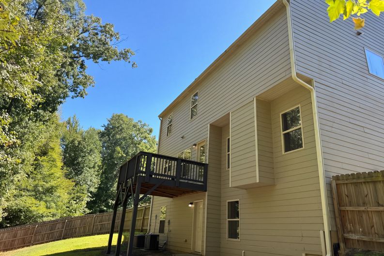 Photo 5 of 21 of 672 Mill Creek Trl, Jonesboro, GA
