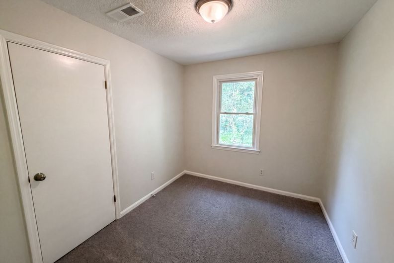Photo 15 of 23 of 1328 Baffin Bay Rd, Columbia, SC