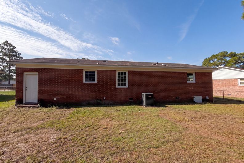Photo 5 of 17 of 2806 E Cramer Dr, Fayetteville, NC