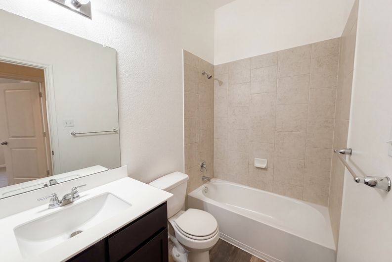 Photo 8 of 19 of 543 Tanda Ln, Hutto, TX