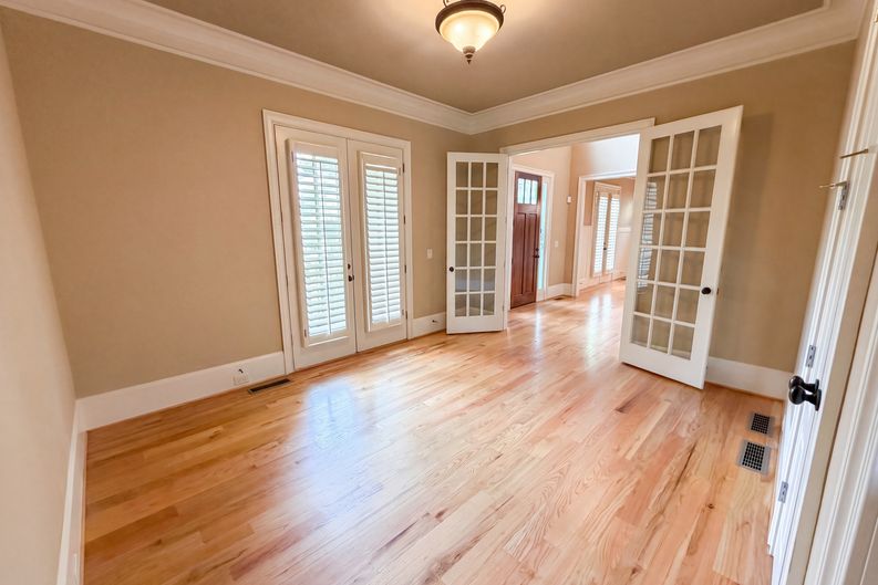 Photo 9 of 71 of 3250 Camellia Ln, Suwanee, GA