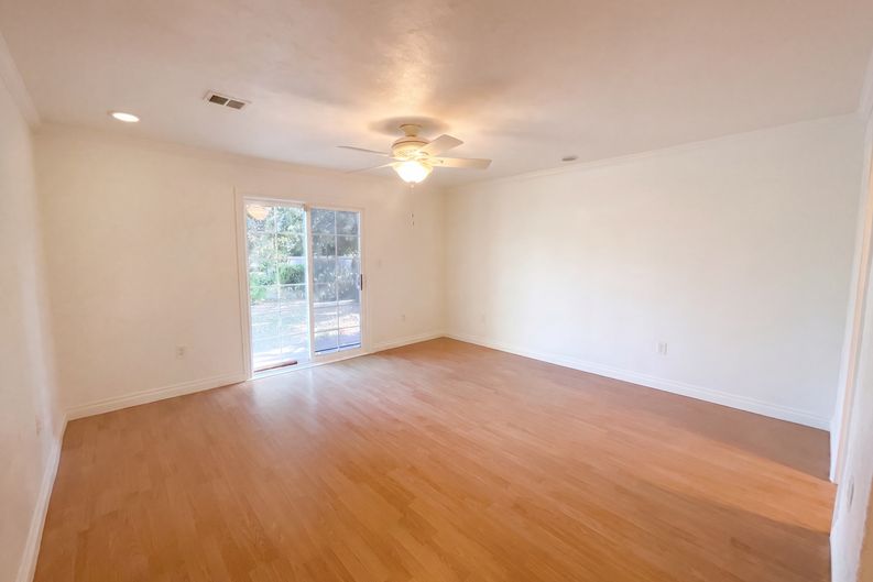 Photo 7 of 29 of 3450 Sierra View Ln, Sacramento, CA