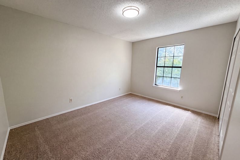 Photo 18 of 27 of 4300 Windwillow Ct, Fort Worth, TX