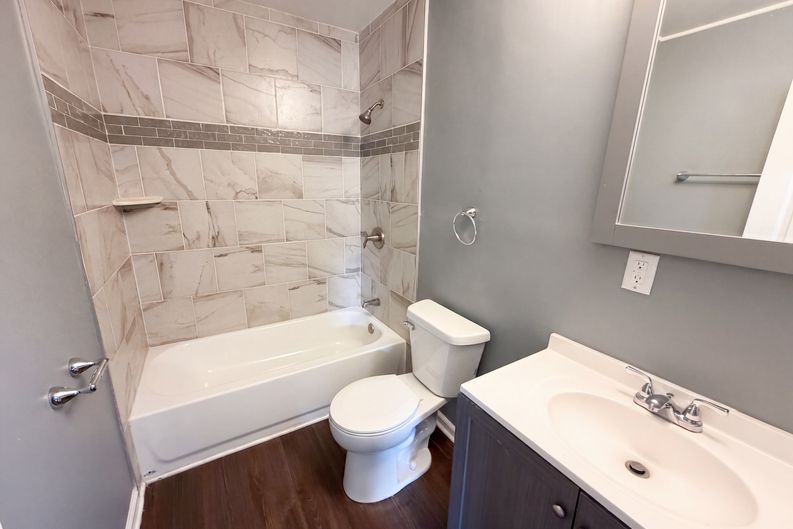 Photo 9 of 16 of 4206 E 16th St, Indianapolis, IN