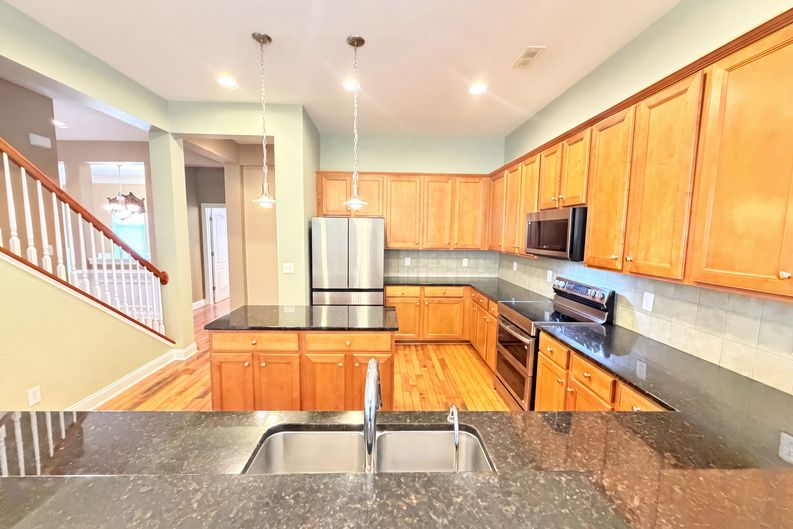 Photo 8 of 28 of 9928 Daufuskie Dr, Charlotte, NC