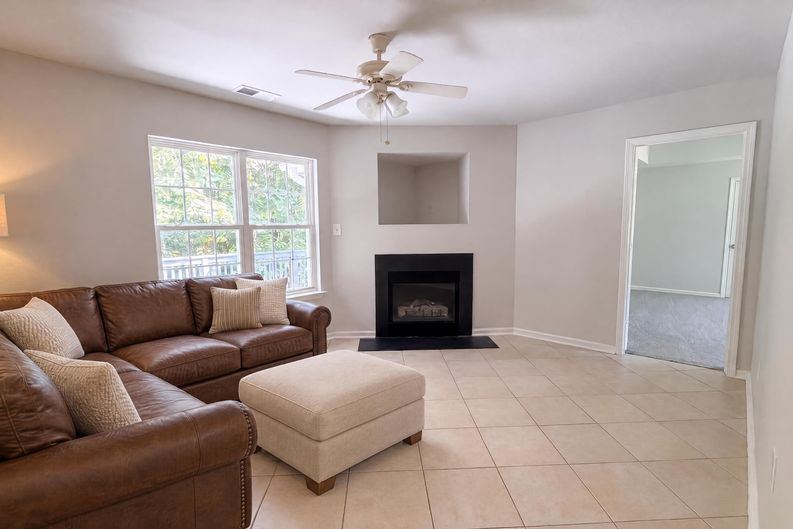 Photo 12 of 23 of 6226 Dumont Ln, Charlotte, NC