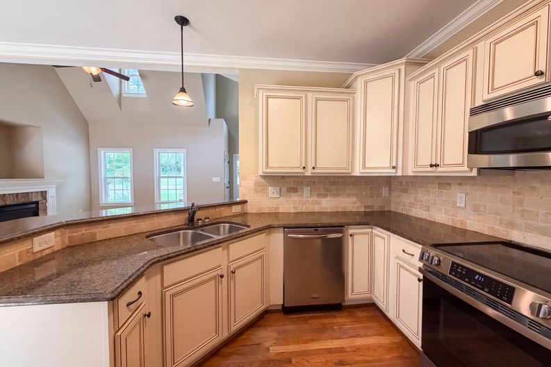 Photo 7 of 25 of 5474 Alamo Dr, Winston Salem, NC