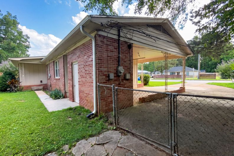 Photo 17 of 22 of 1808 Dailey Ter NW, Huntsville, AL