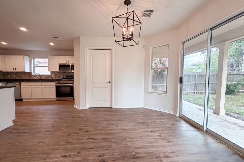 Photo 7 of 18 of 2648 Hunt St, New Braunfels, TX