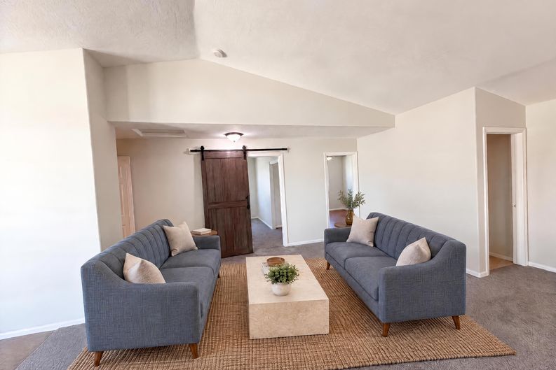 Photo 9 of 28 of 13185 Great Falls Ave, Victorville, CA
