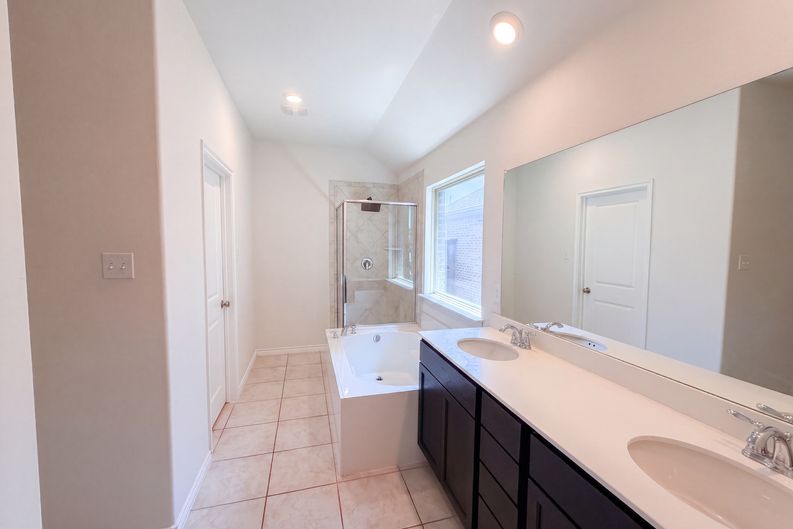 Photo 10 of 16 of 5558 Yarborough Dr, Forney, TX