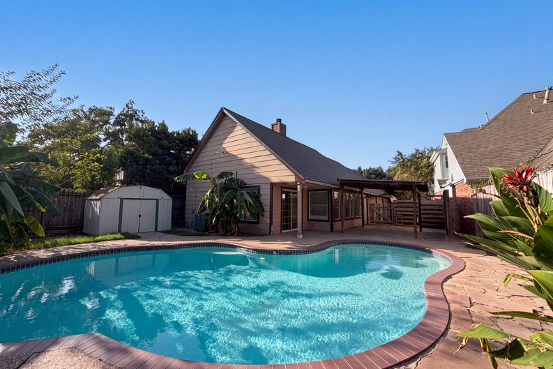 Photo 5 of 21 of 11823 Meadowchase Dr, Houston, TX