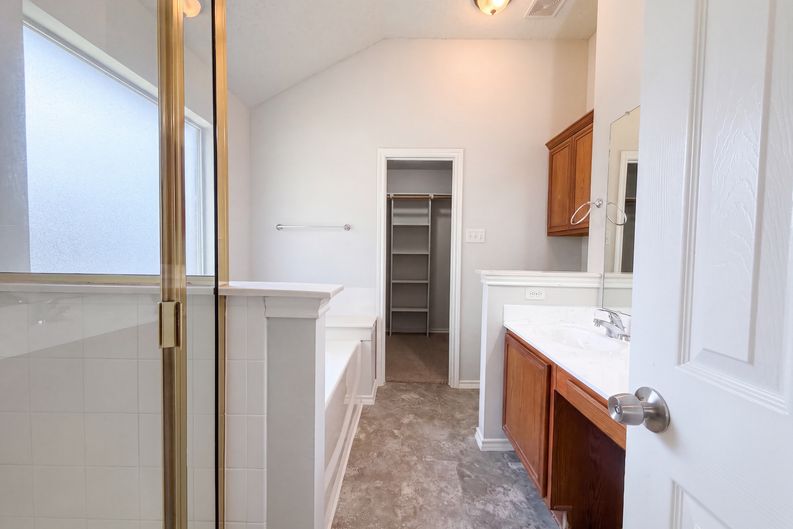 Photo 15 of 18 of 9 Fern Oak Ct, Mansfield, TX