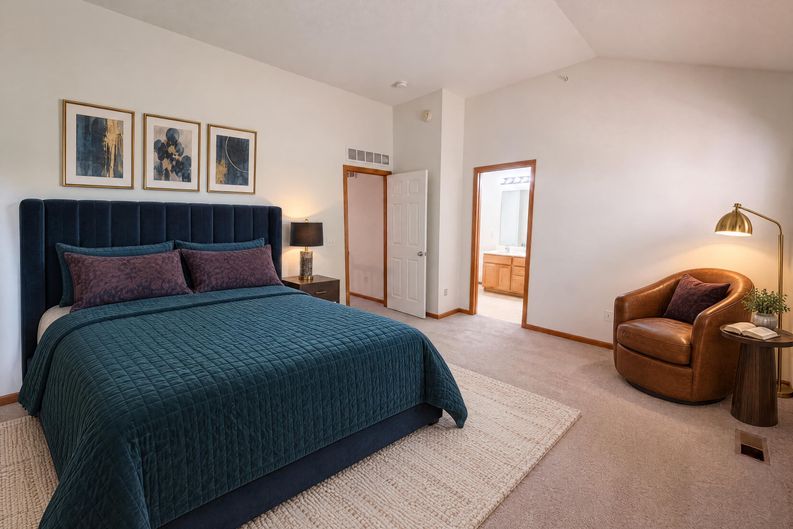 Photo 5 of 25 of 7231 Jewel Ln N, Maple Grove, MN