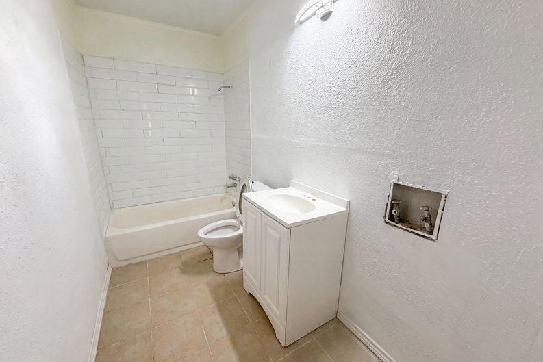 Photo 13 of 16 of 2210 Ben Hur St, Dallas, TX