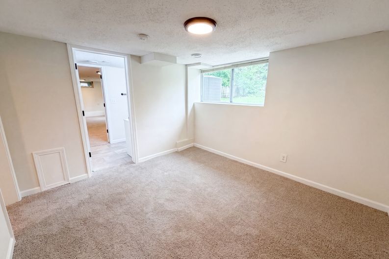 Photo 14 of 27 of 1695 Abell St, Maplewood, MN
