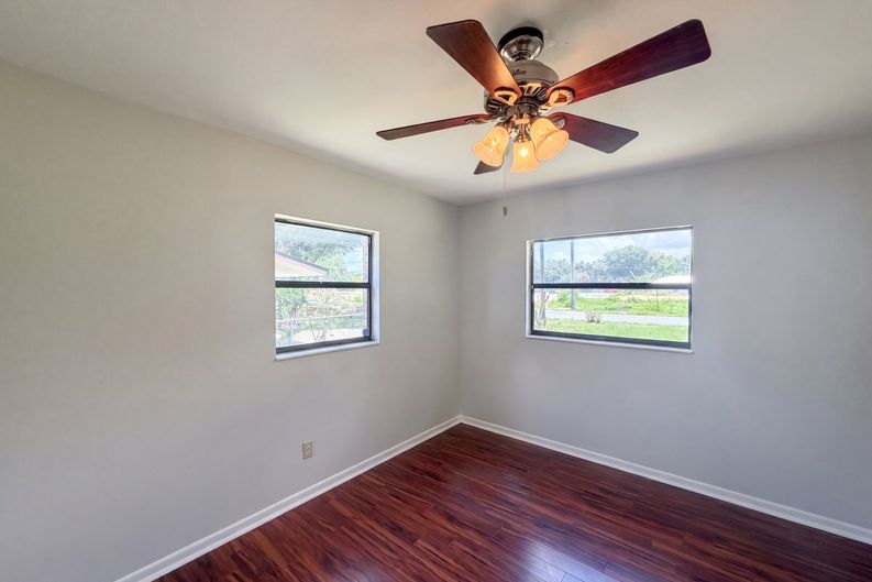 Photo 11 of 17 of 3129 Avenue W NW, Winter Haven, FL