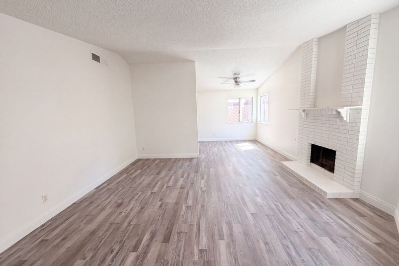 Photo 7 of 34 of 2304 Sabroso St, Las Vegas, NV