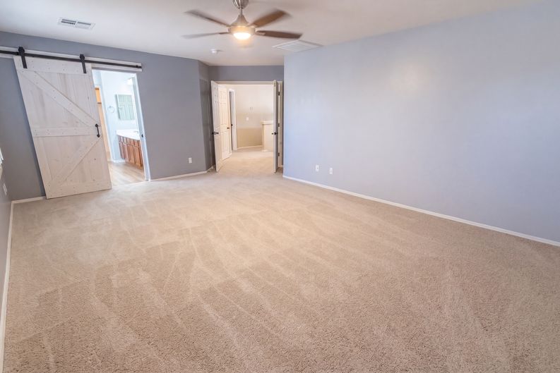 Photo 4 of 44 of 15652 W Calavar Rd, Surprise, AZ