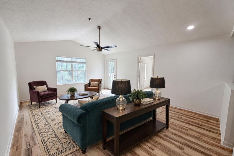 Photo 3 of 19 of 131 Bentley Pl, Tucker, GA