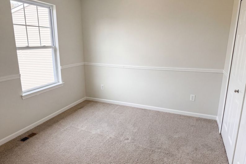 Photo 14 of 44 of 42824 Greystone Dr, Sterling Heights, MI