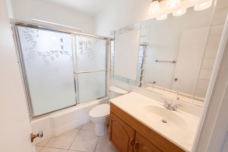 Photo 10 of 25 of 650 S Kenyon Dr, Tucson, AZ