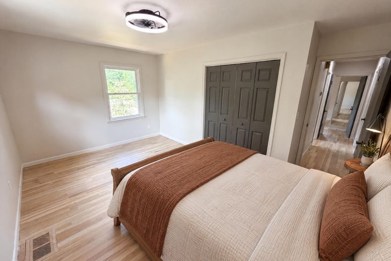 Photo 7 of 30 of 3807 Greenhill Dr, Atlanta, GA