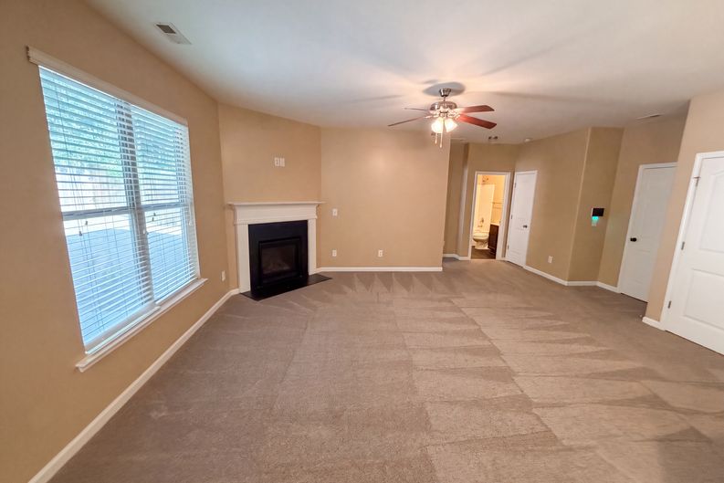 Photo 3 of 23 of 2471 Quincy Loop, Fairburn, GA