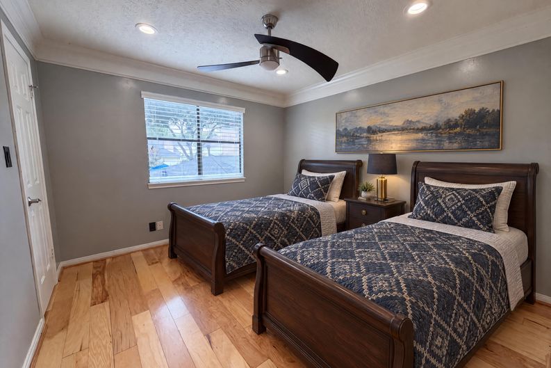 Photo 18 of 27 of 6127 Willowcrest Ct, Spring, TX